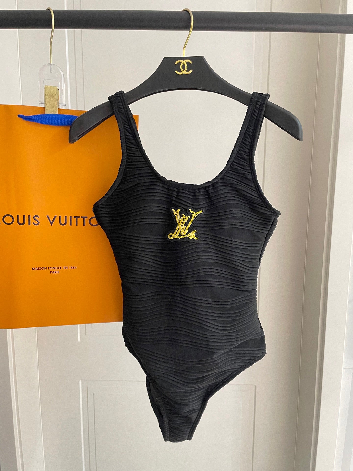 New style L swimsuit