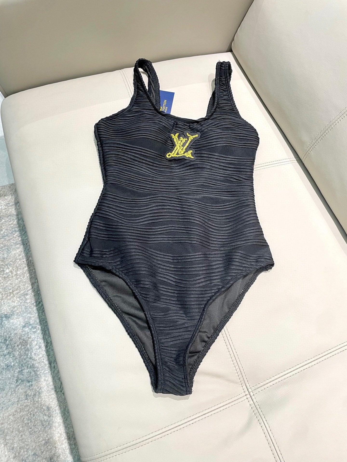 New style L swimsuit