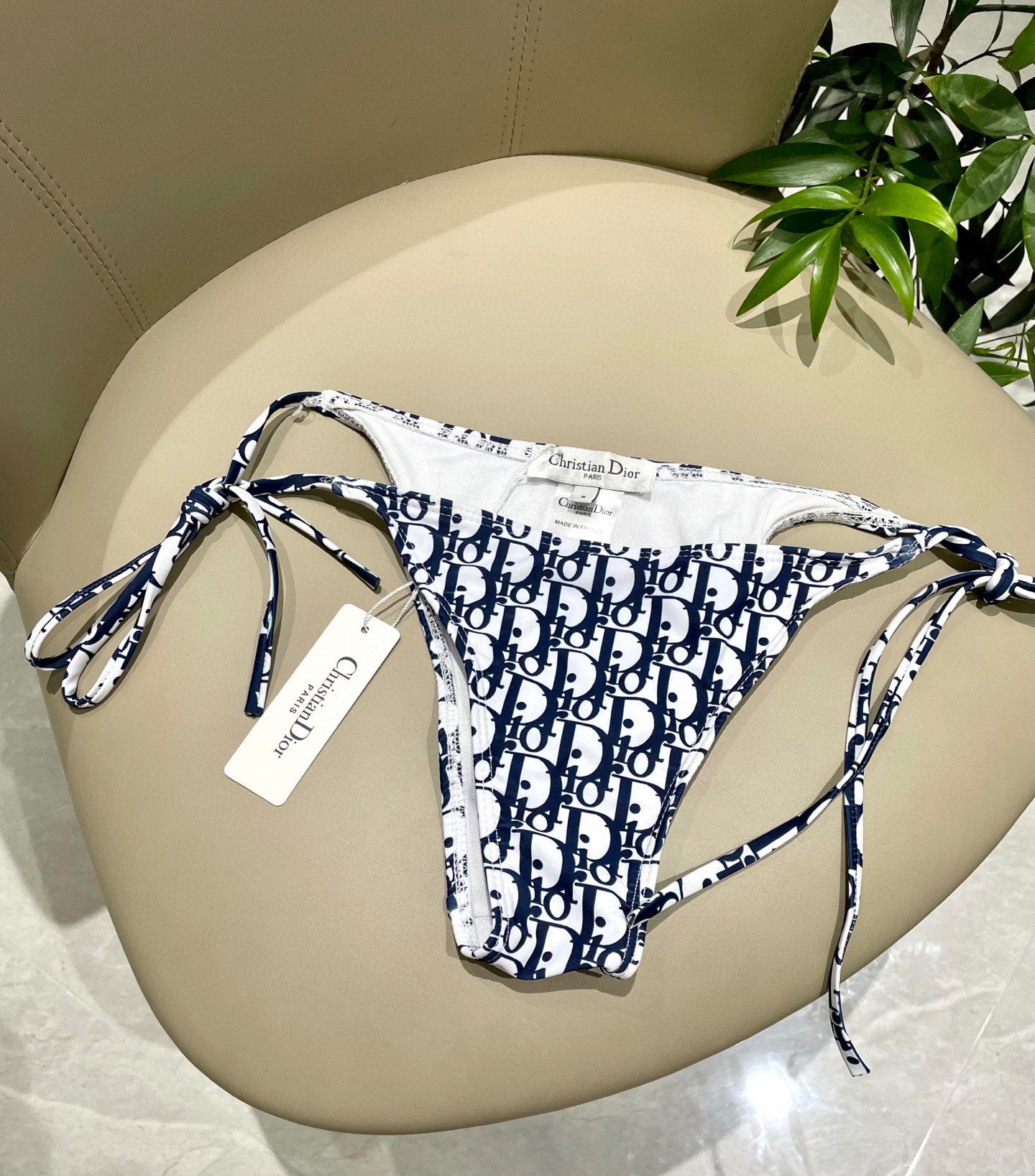 New style L swimsuit