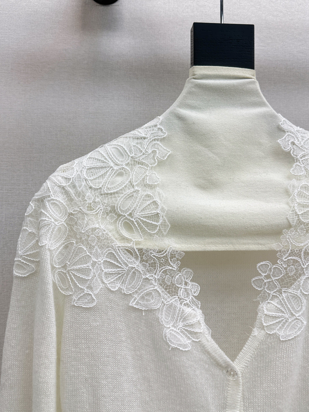 Es New lace suit