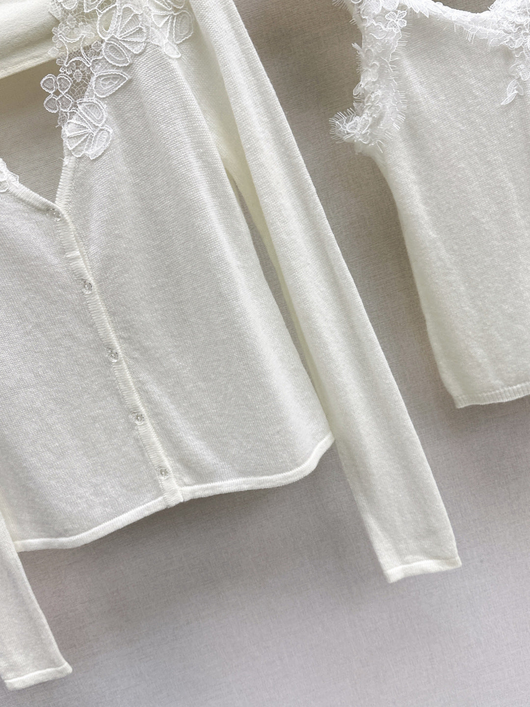 Es New lace suit