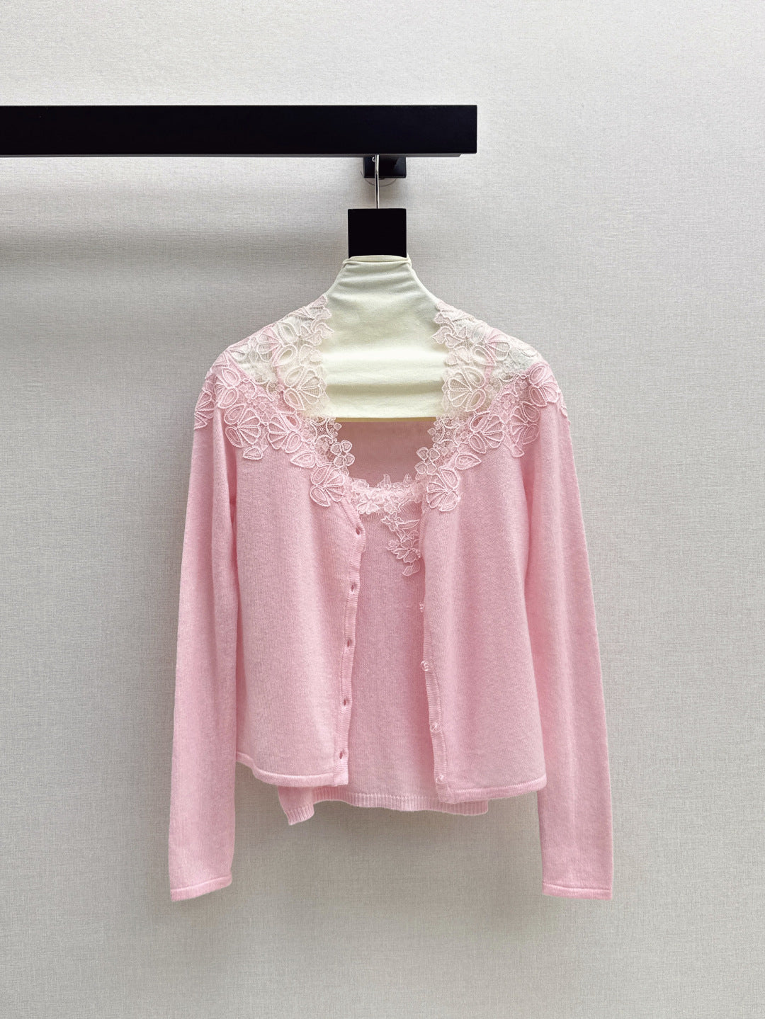 Es New lace suit