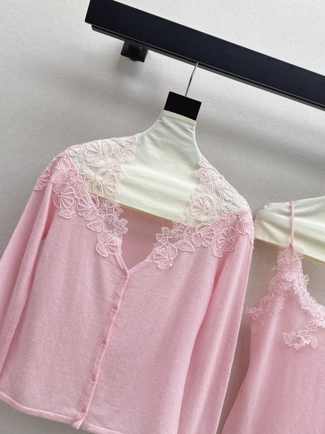 Es New lace suit