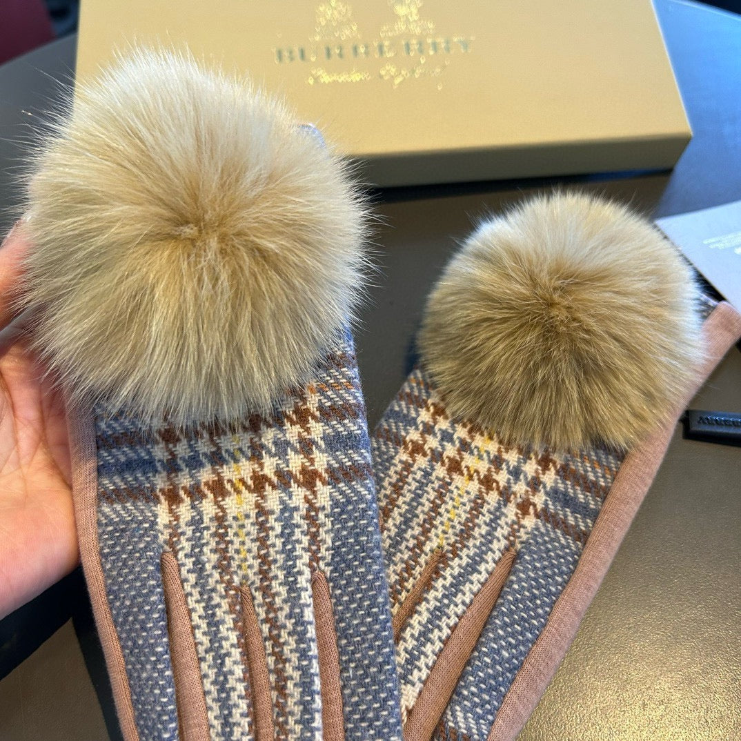 Bur new wool gloves