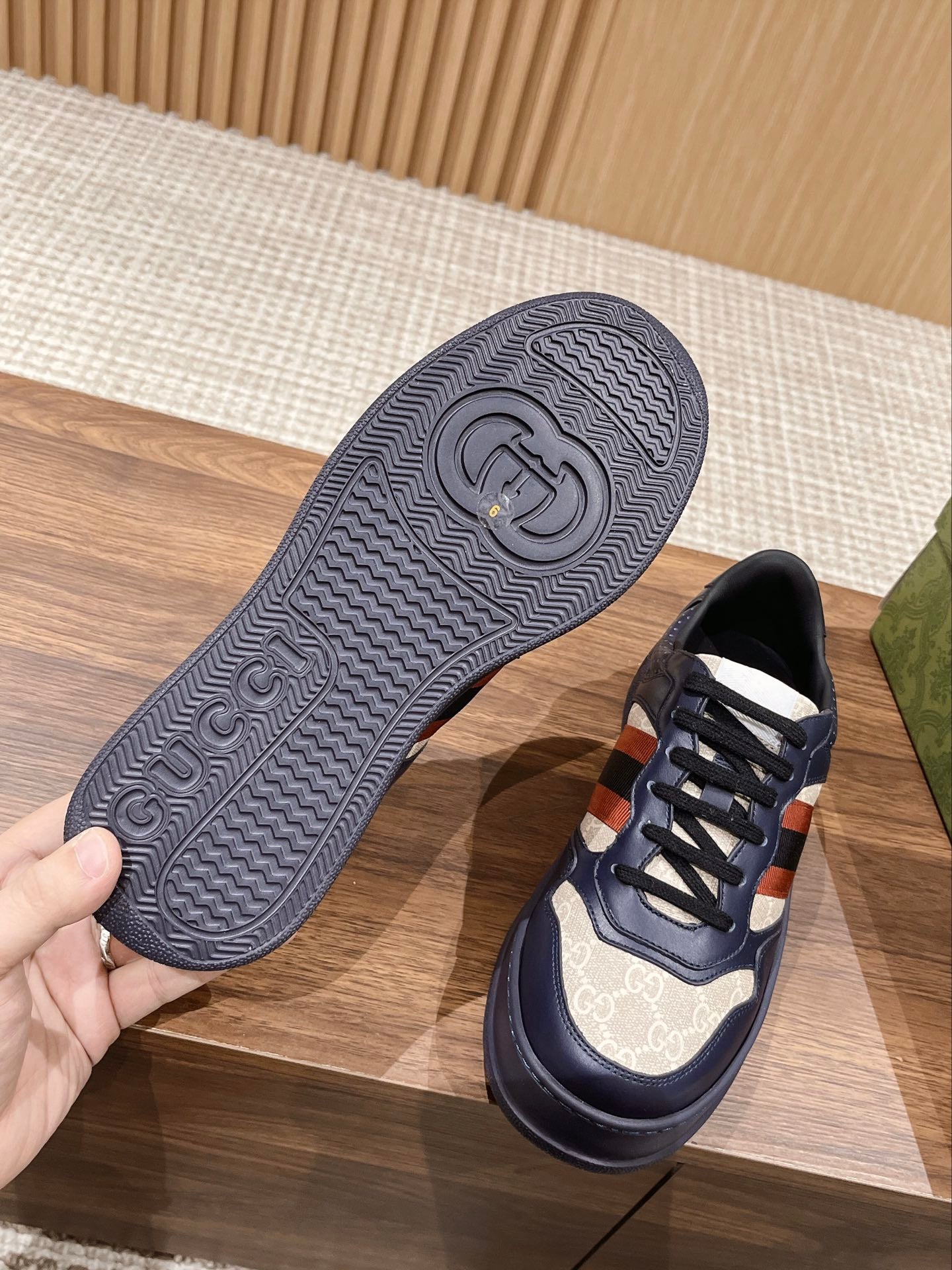 Couple's 𝐂𝐡𝐮𝐧𝐤𝐲  latest biscuit shoes
