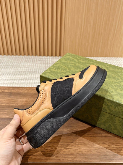 Couple's 𝐂𝐡𝐮𝐧𝐤𝐲 latest biscuit shoes