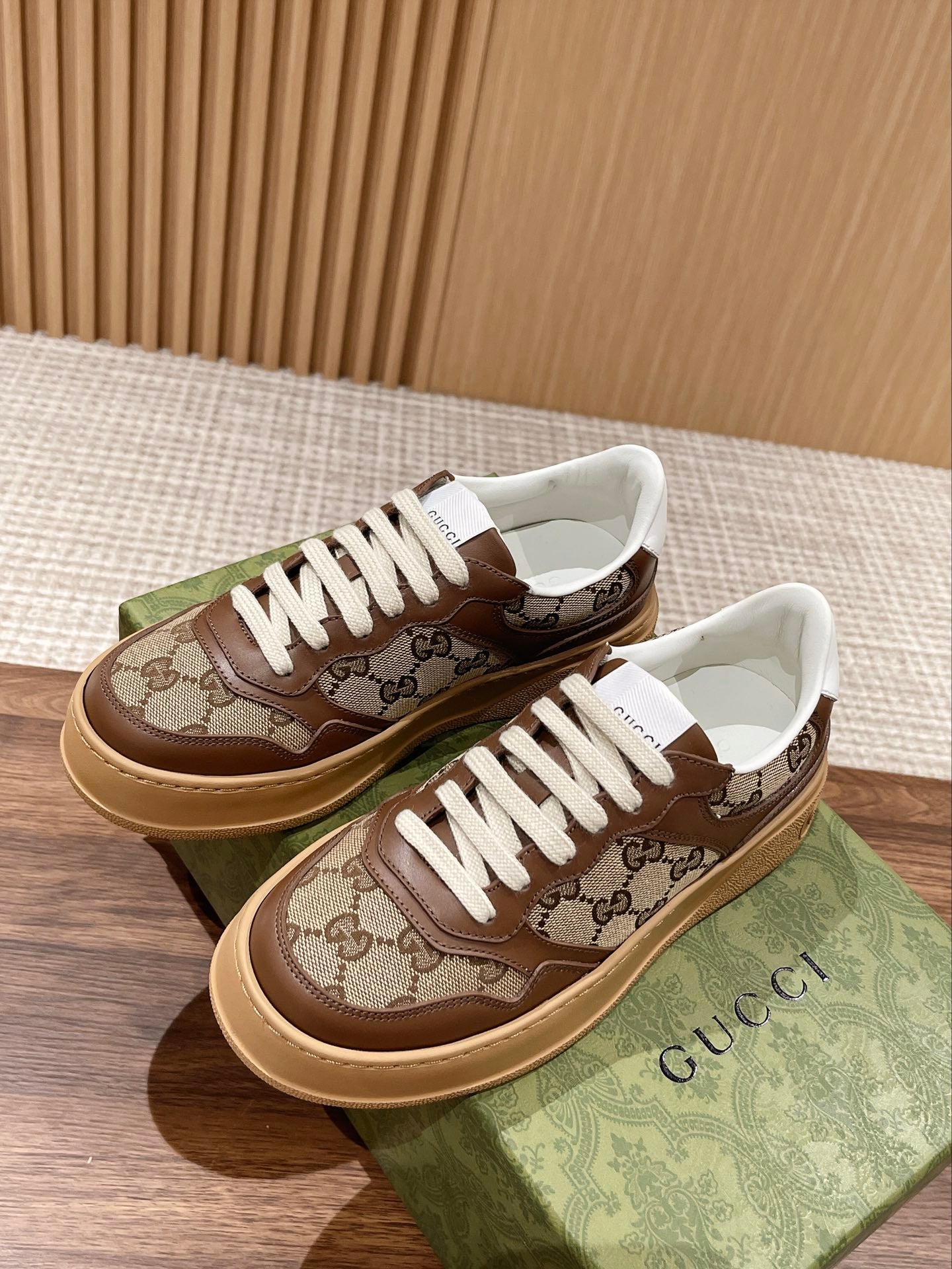 Couple's 𝐂𝐡𝐮𝐧𝐤𝐲  latest biscuit shoes
