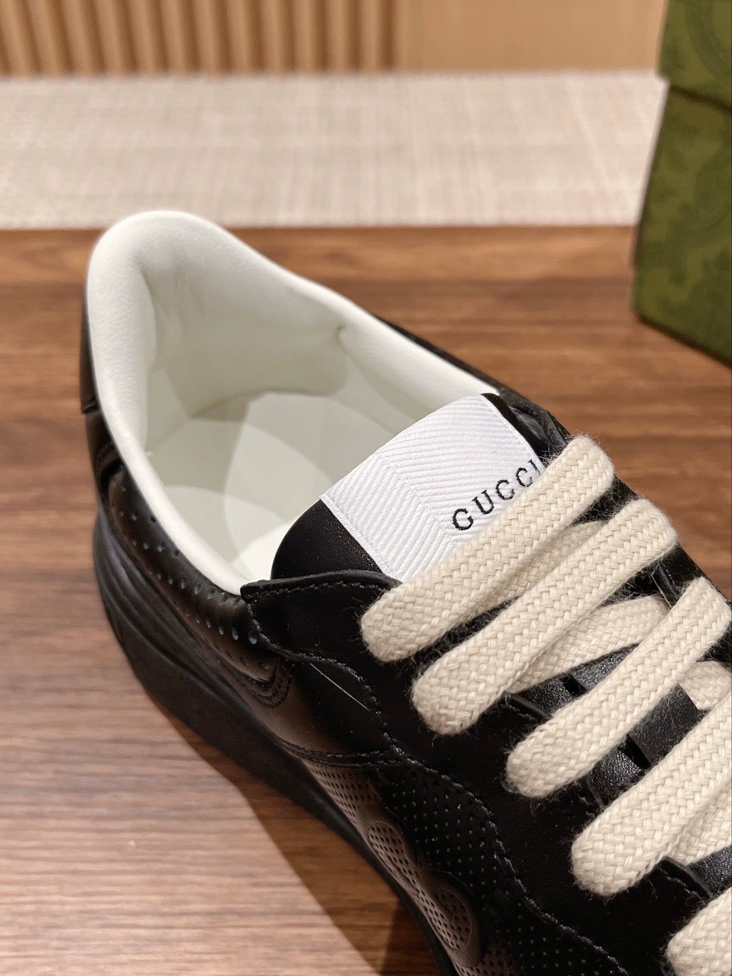 Couple's 𝐂𝐡𝐮𝐧𝐤𝐲  latest biscuit shoes