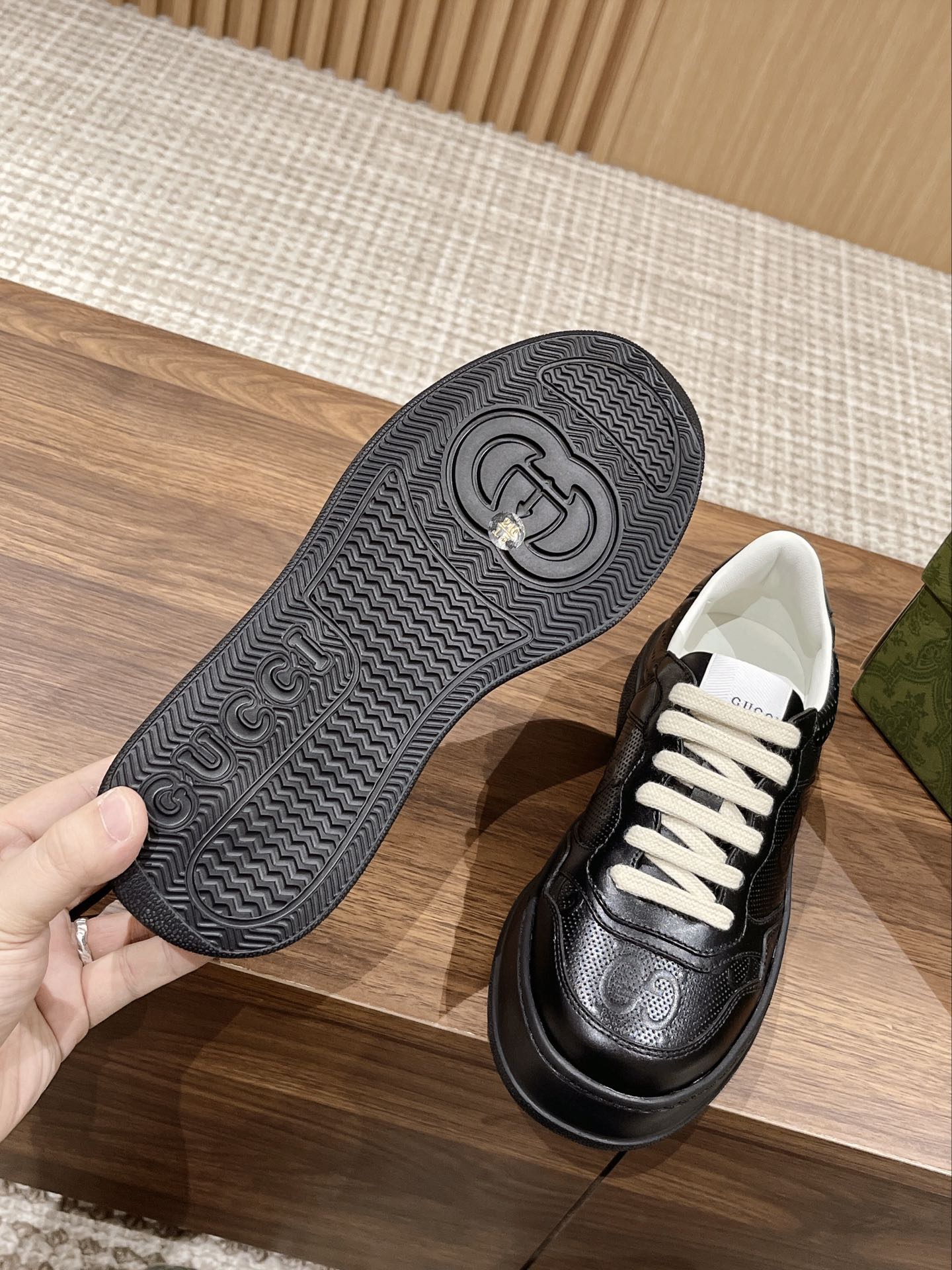 Couple's 𝐂𝐡𝐮𝐧𝐤𝐲  latest biscuit shoes