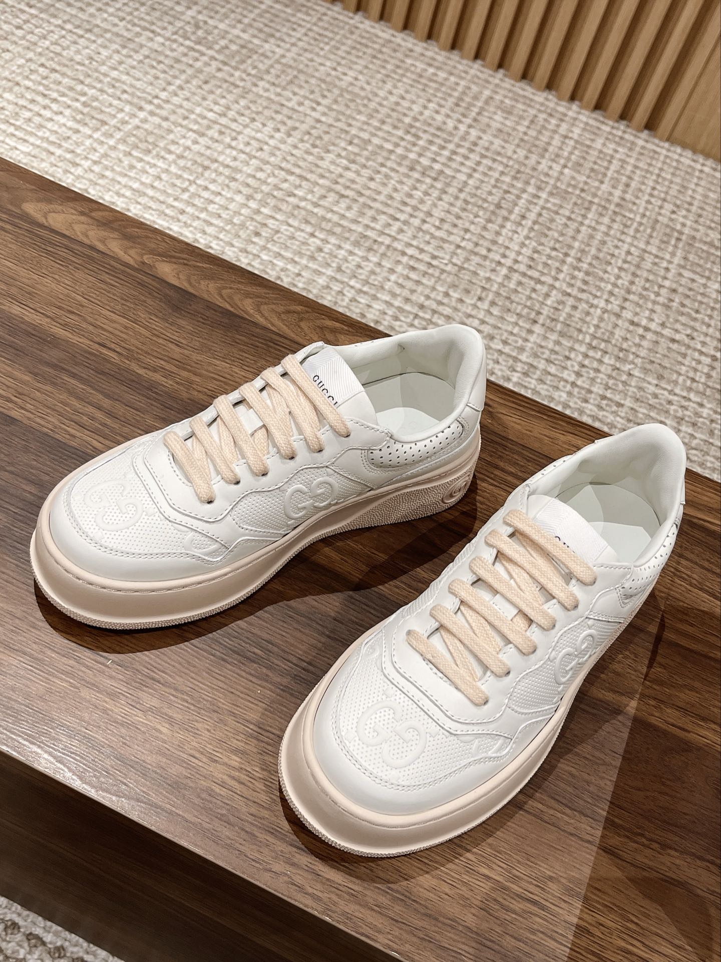 Couple's 𝐂𝐡𝐮𝐧𝐤𝐲  latest biscuit shoes
