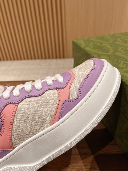 Couple's 𝐂𝐡𝐮𝐧𝐤𝐲  latest biscuit shoes