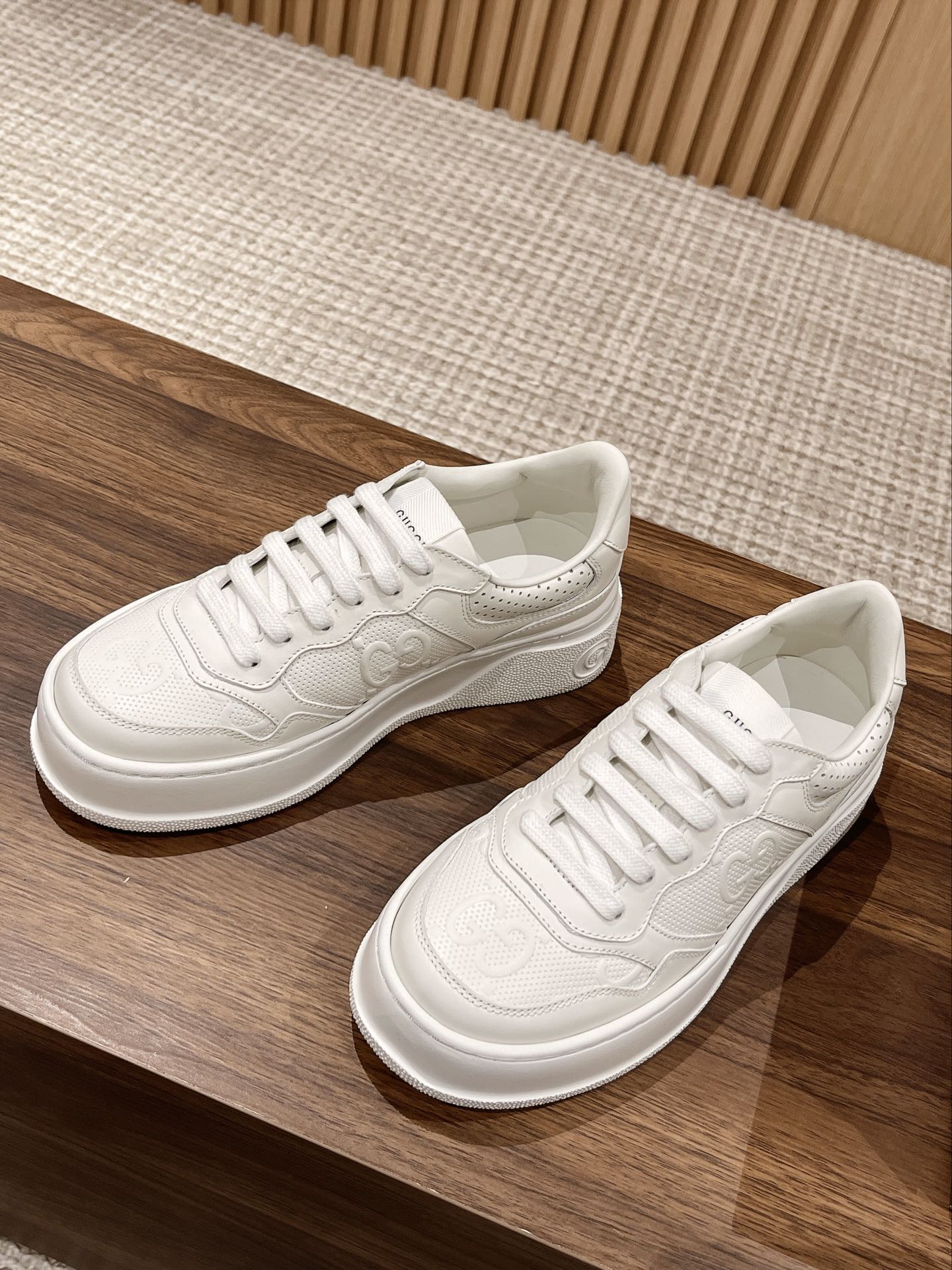 Couple's 𝐂𝐡𝐮𝐧𝐤𝐲  latest biscuit shoes