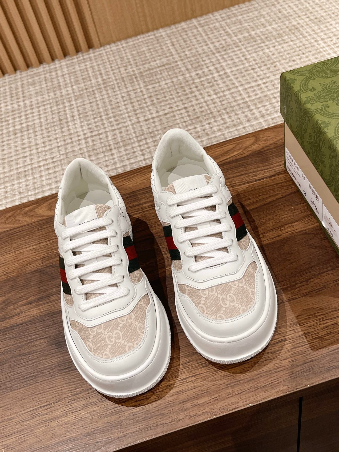 Couple's 𝐂𝐡𝐮𝐧𝐤𝐲  latest biscuit shoes