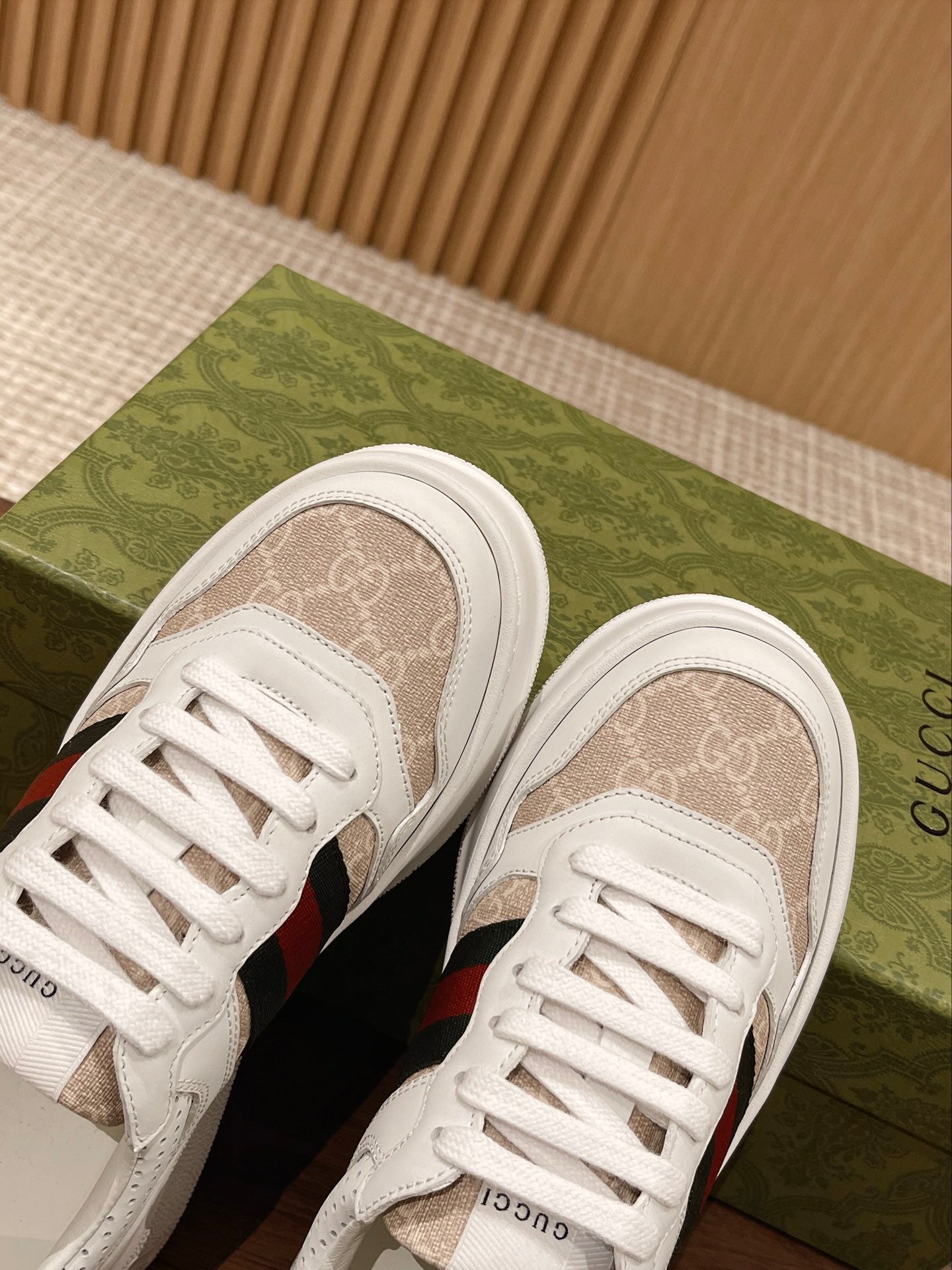 Couple's 𝐂𝐡𝐮𝐧𝐤𝐲  latest biscuit shoes