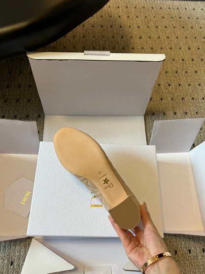 Early Spring Pearl Mary Jane Shoes
