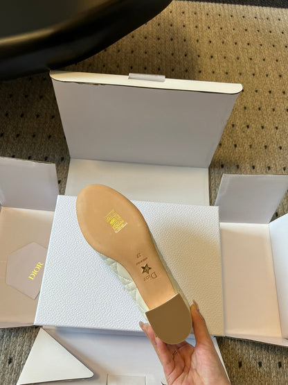 Early Spring Pearl Mary Jane Shoes