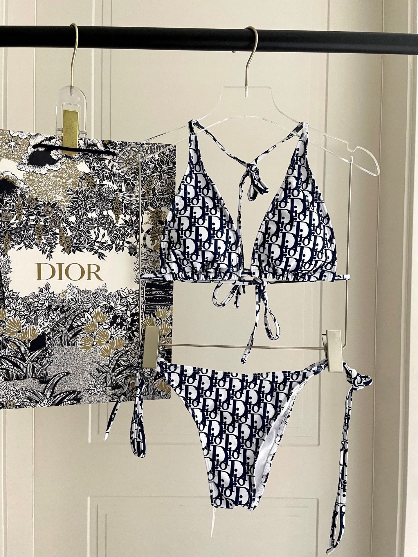 New style L swimsuit