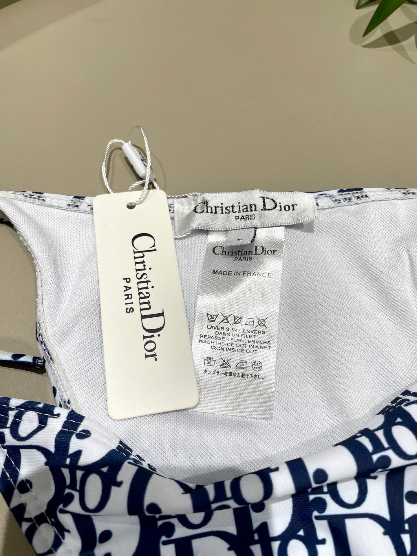 New style L swimsuit