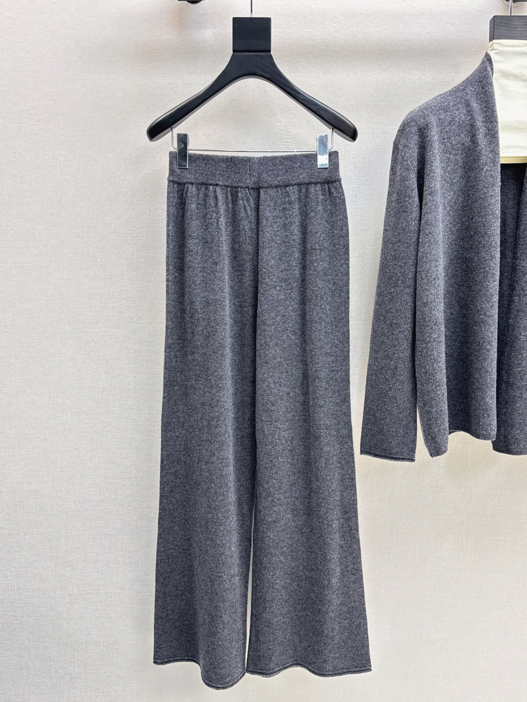 Max New wool suit