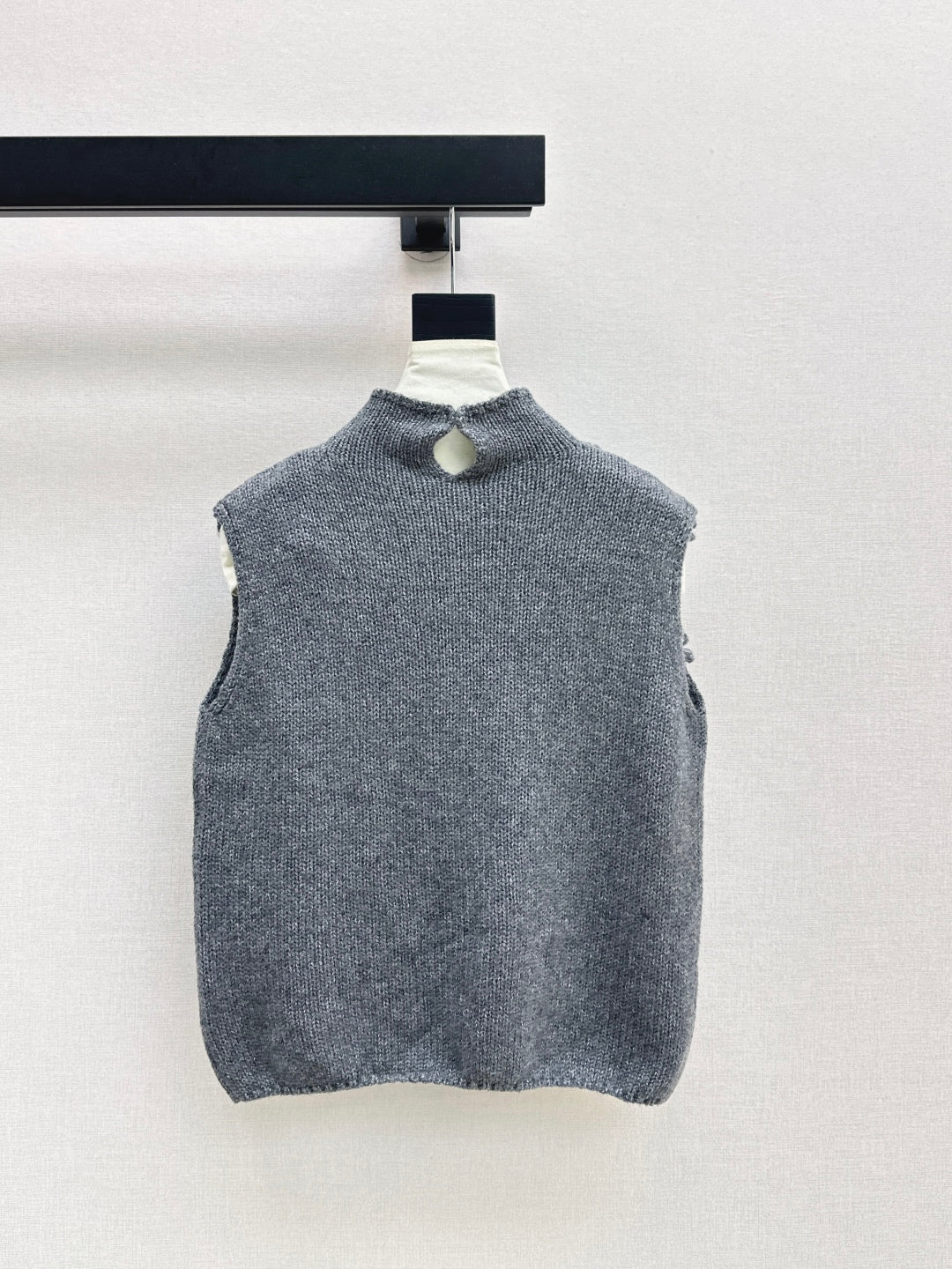 Chan  New knitted vest