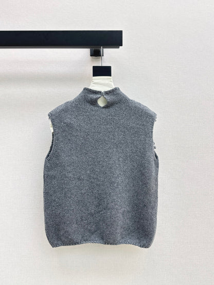 Chan  New knitted vest