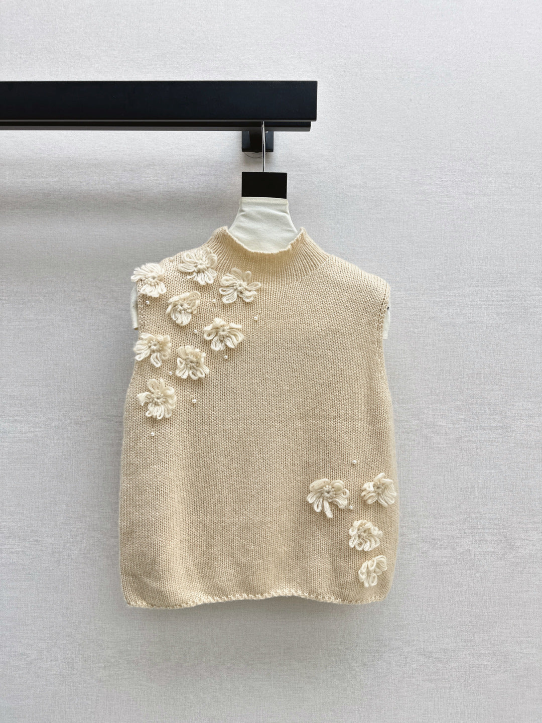 Chan  New knitted vest