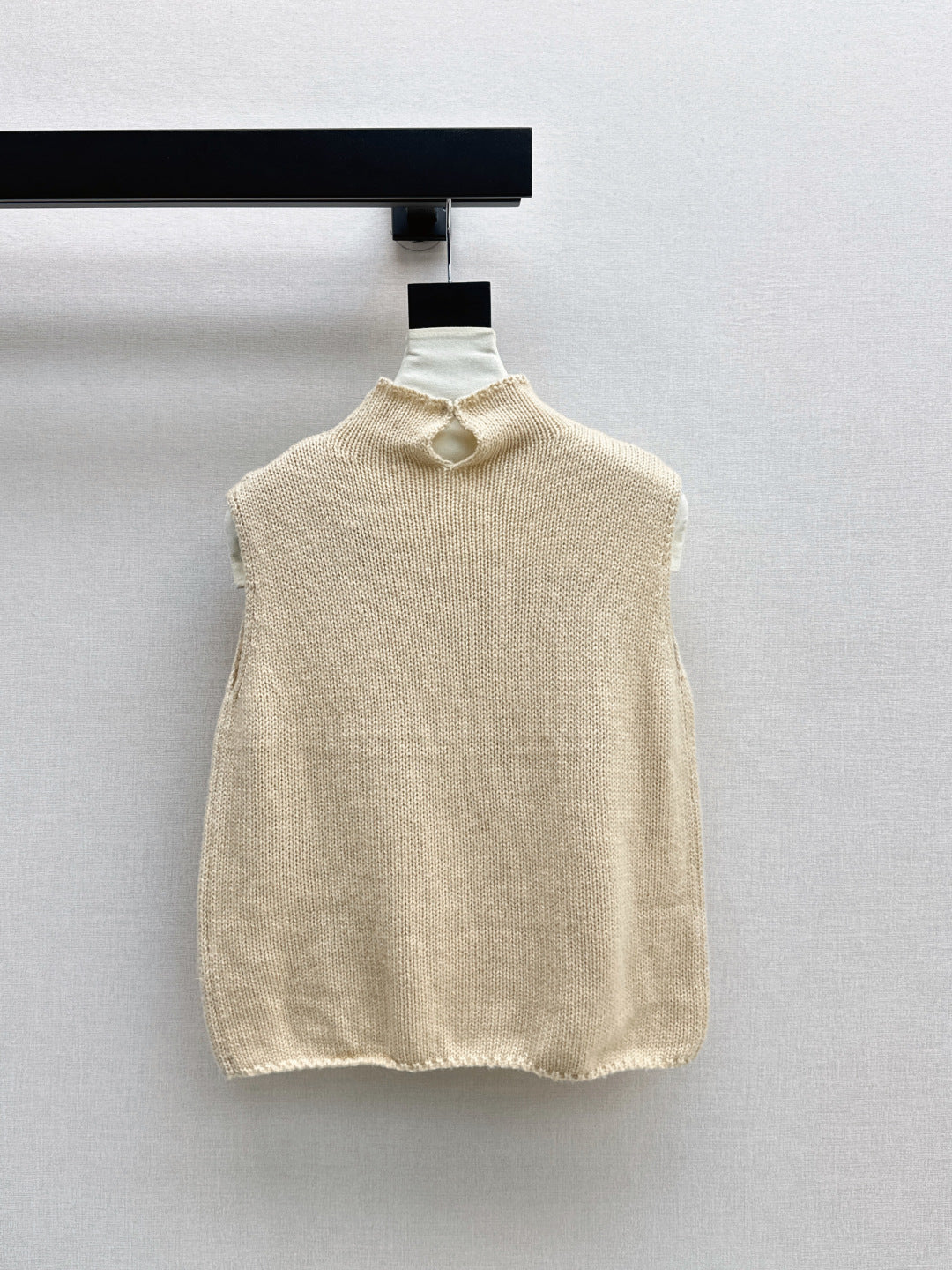 Chan  New knitted vest