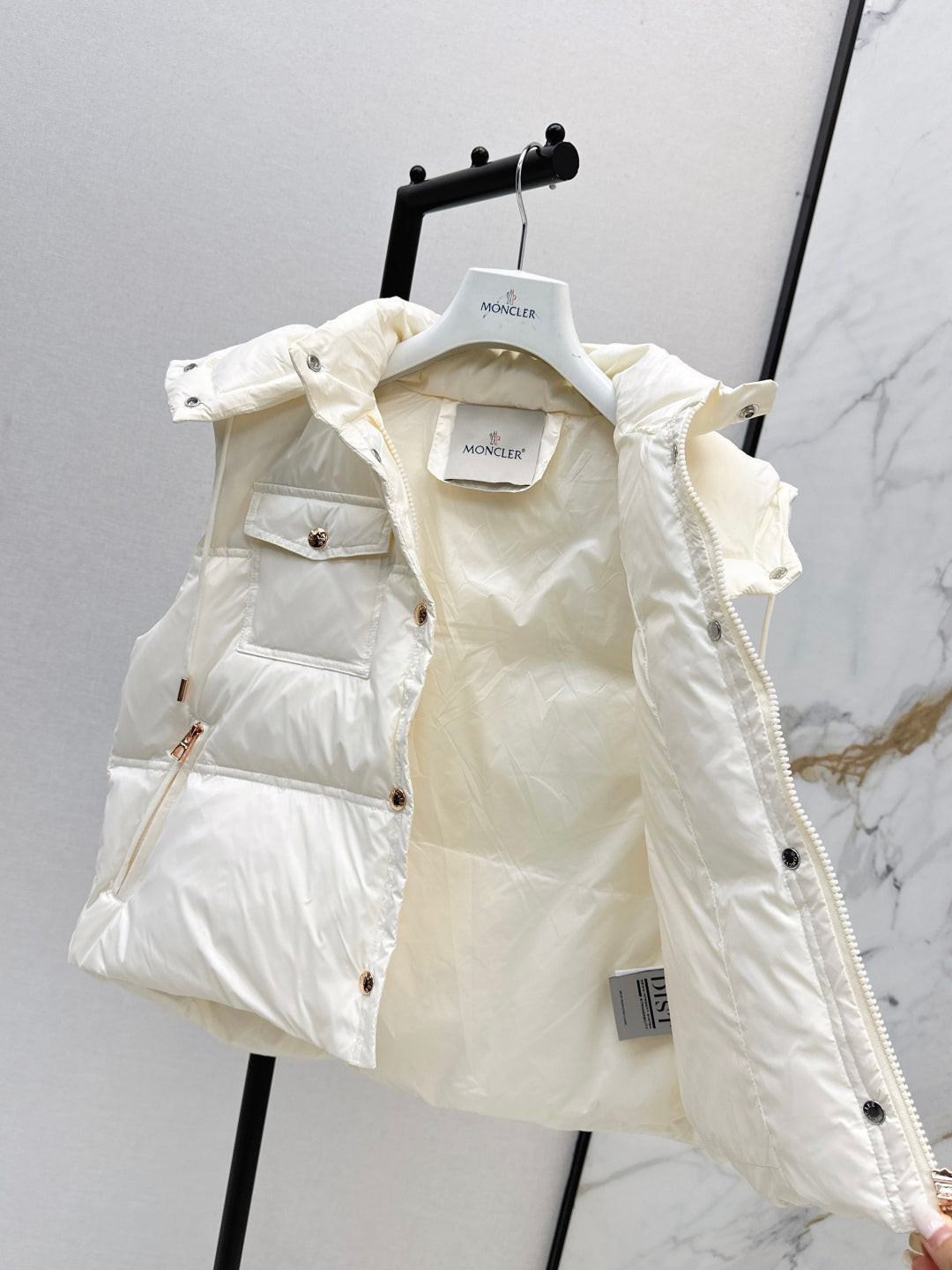 Monc  New Short stand collar down vest