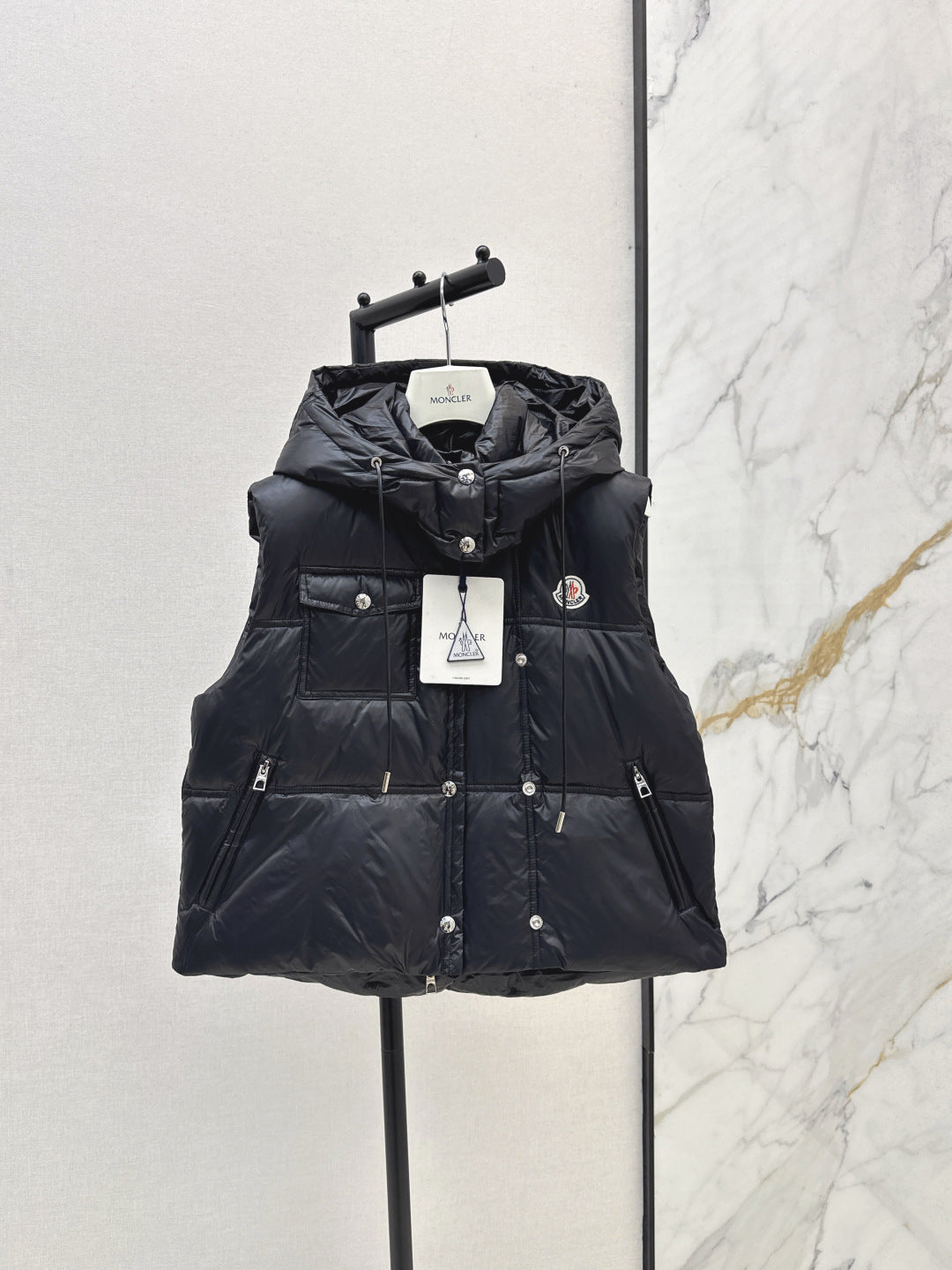 Monc  New Short stand collar down vest