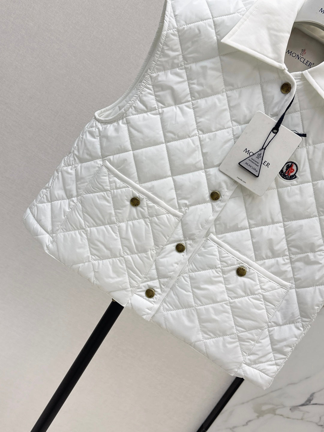 Monc  New Diamond-patterned lightweight lapel padded vest