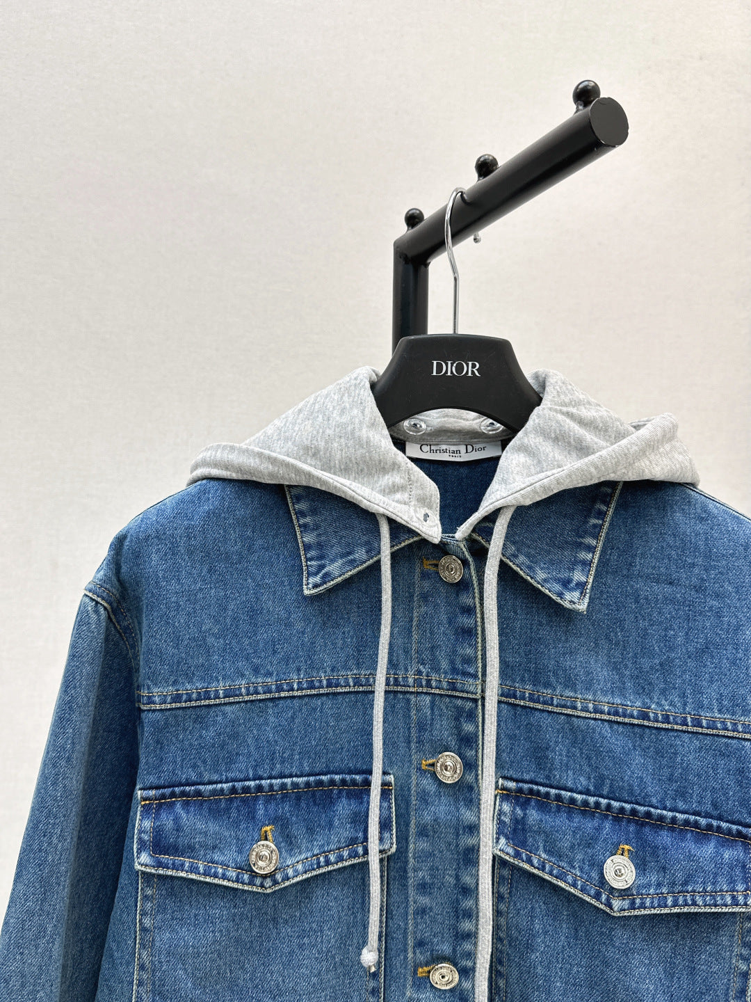 CD  New hooded jacket