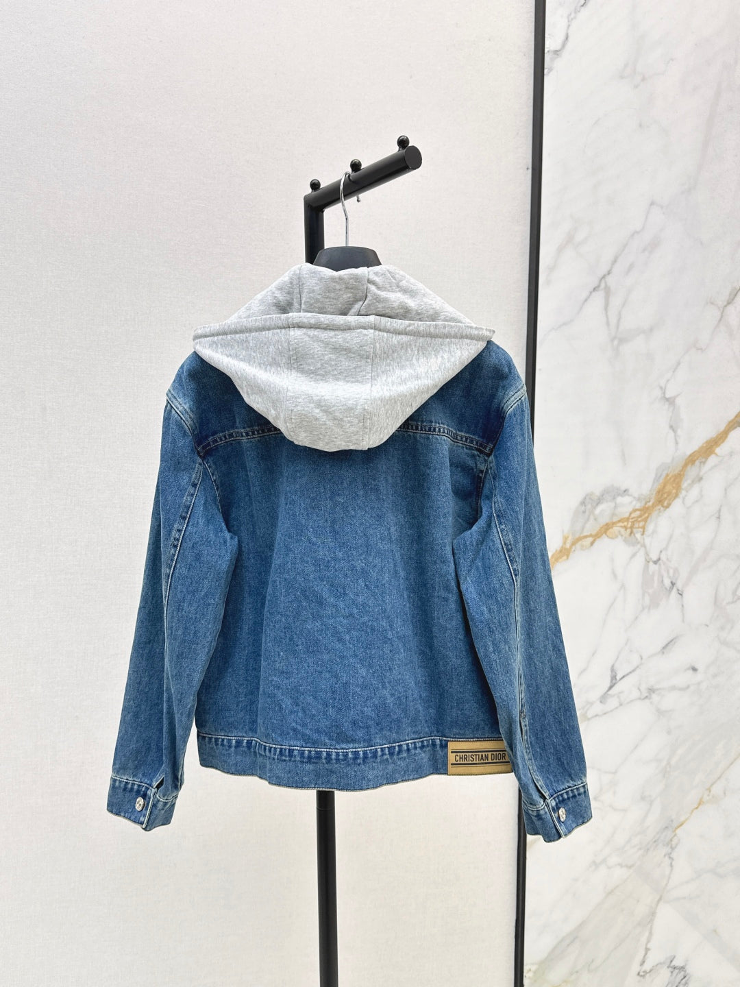 CD  New hooded jacket