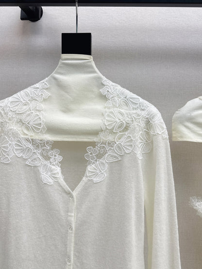 Es New lace suit