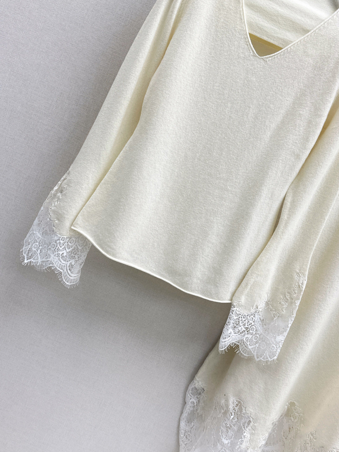 Es New lace suit