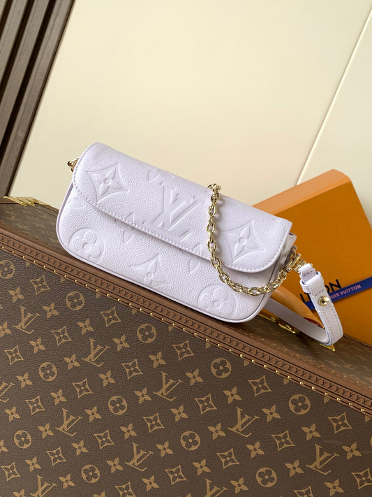 New 💯 ladies' bags