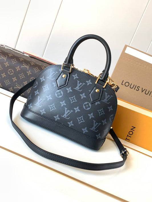 New 💯 ladies' bags