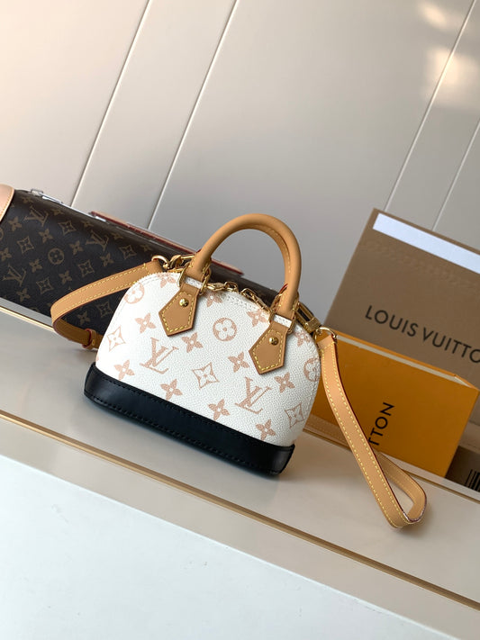 New 💯 ladies' bags
