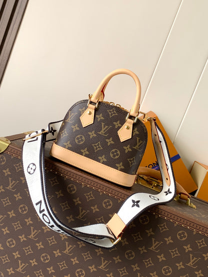 New 💯 ladies' bags