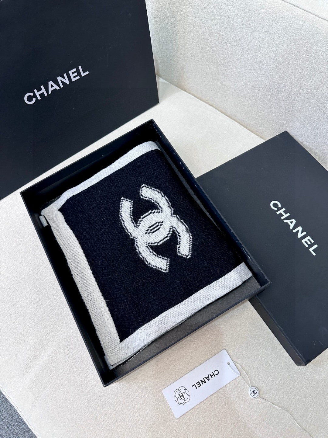 Chan High end knitted patchwork scarf