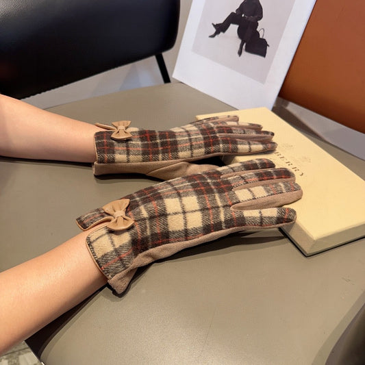 Bur new wool gloves