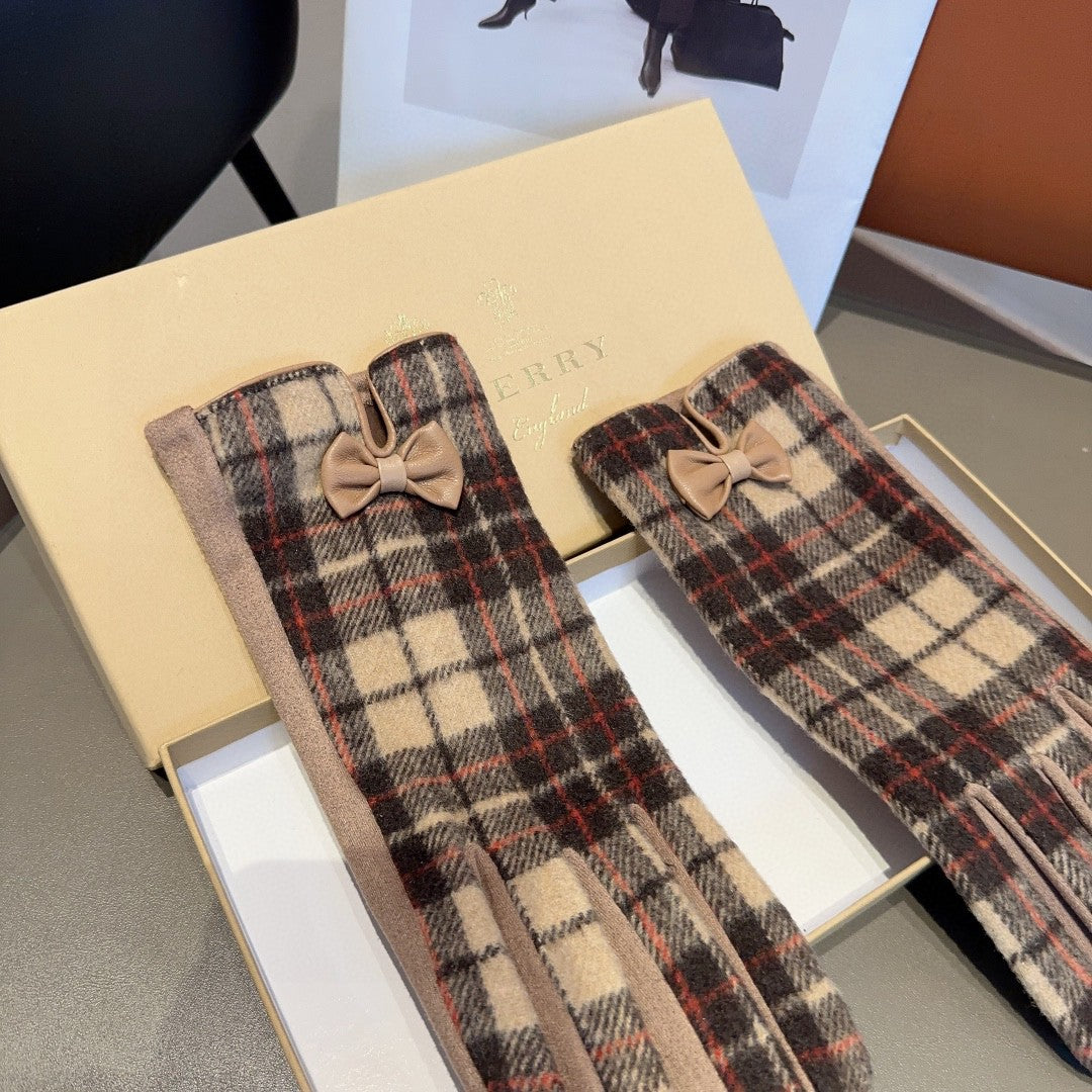Bur new wool gloves