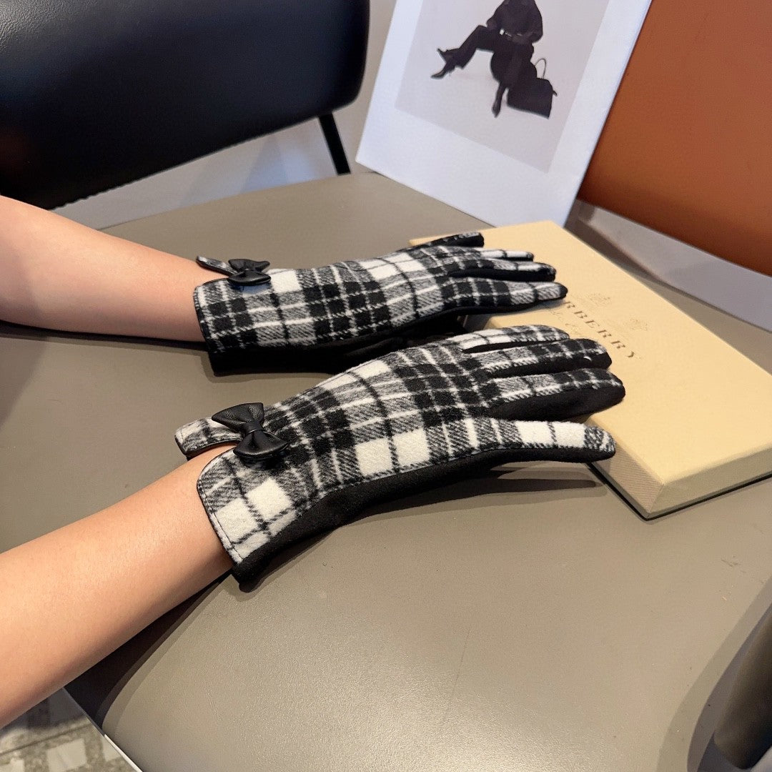 Bur new wool gloves