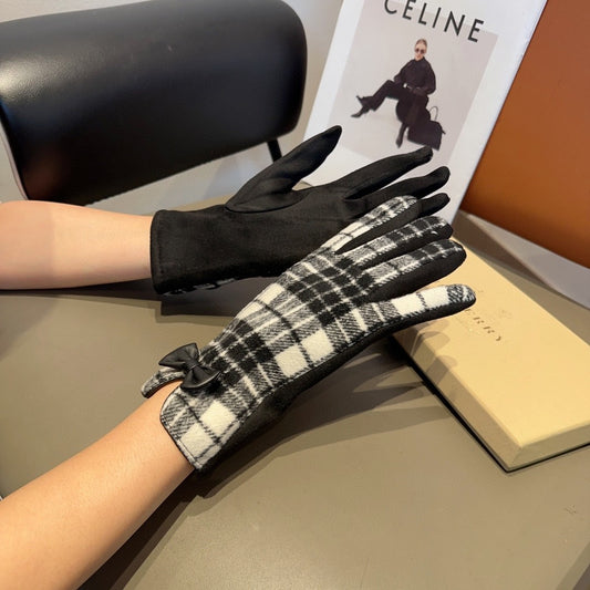Bur new wool gloves