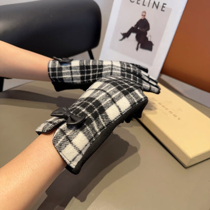 Bur new wool gloves