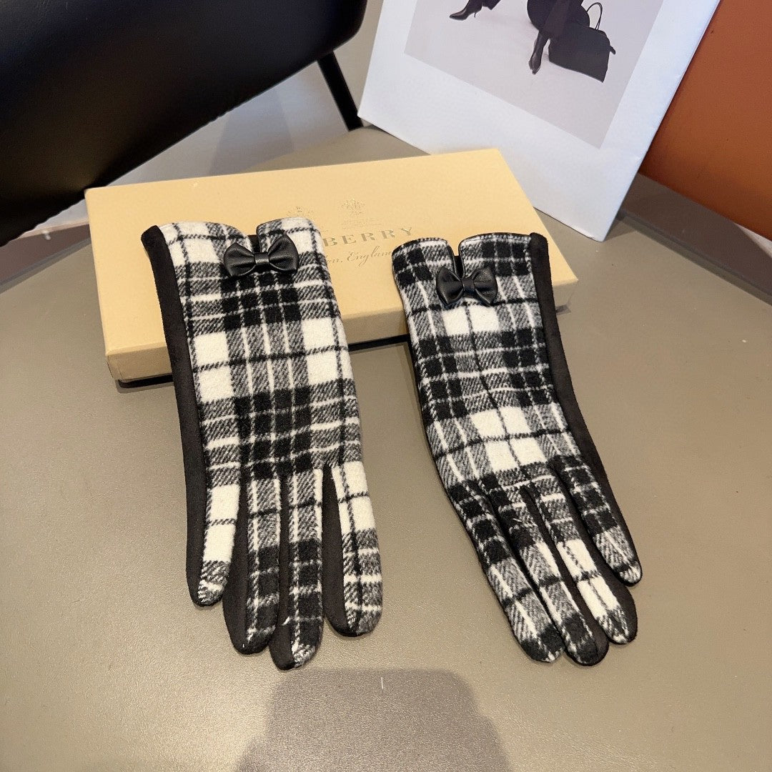 Bur new wool gloves