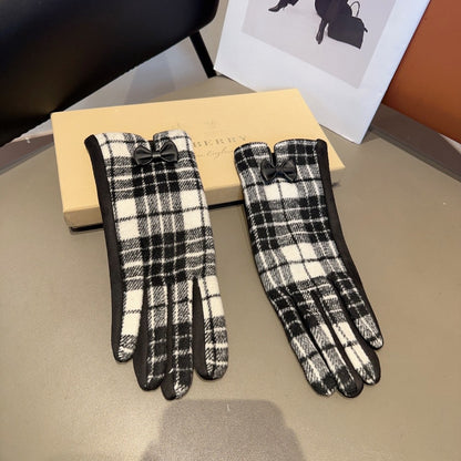 Bur new wool gloves