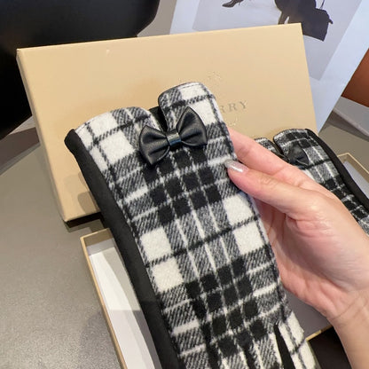 Bur new wool gloves