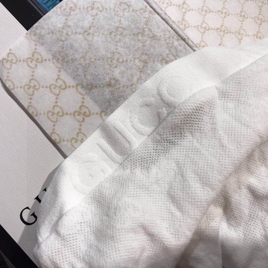 Guc One-piece fishnet pants